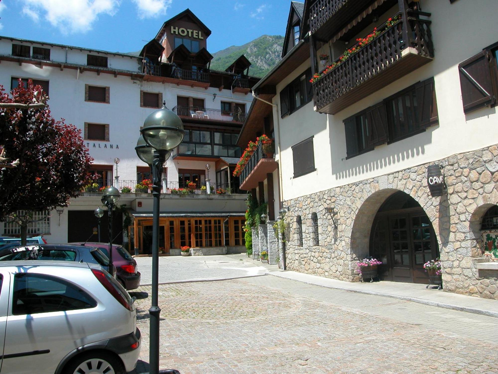Hosteria Catalana Bossost Buitenkant foto