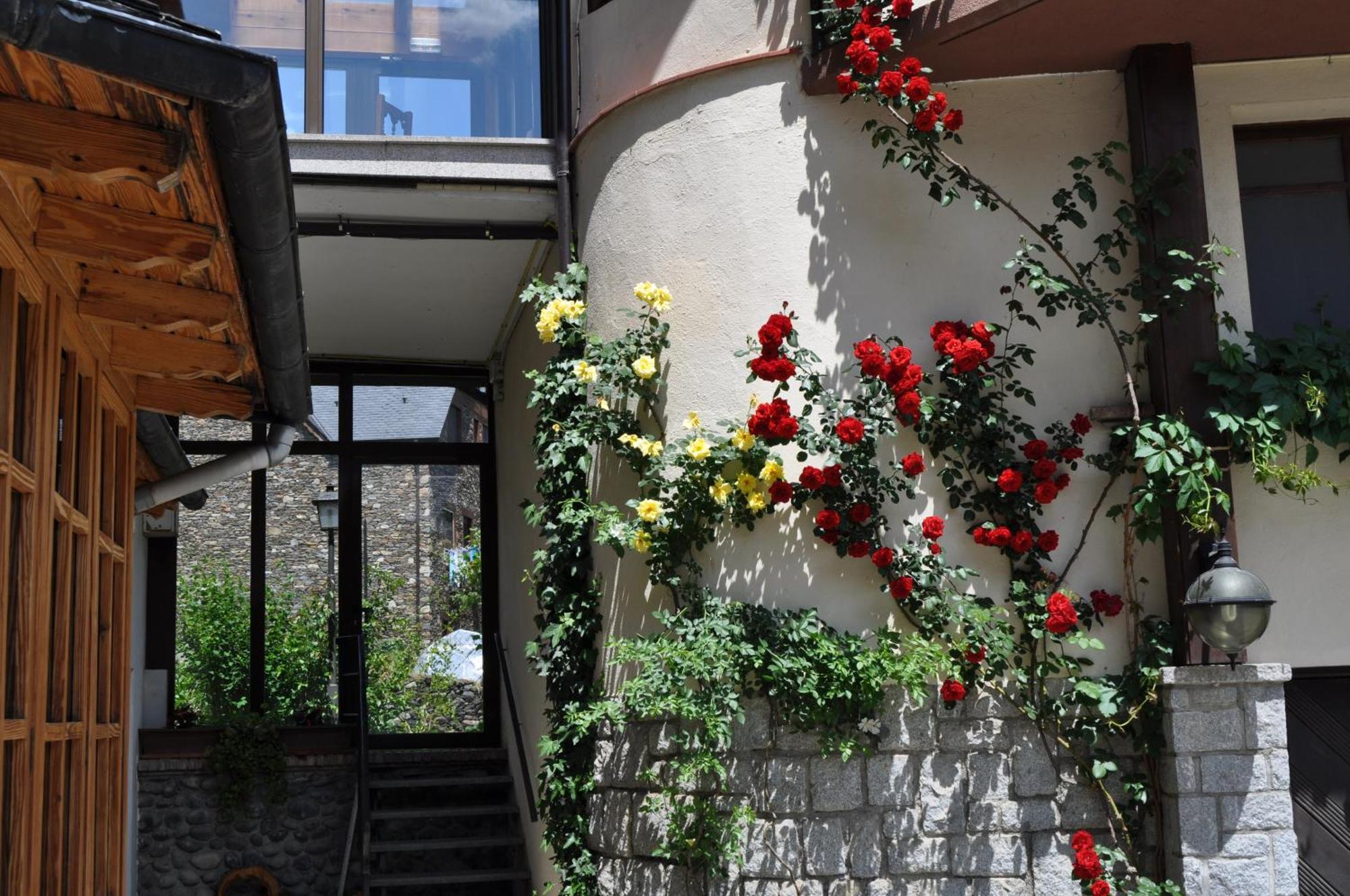 Hosteria Catalana Bossost Buitenkant foto