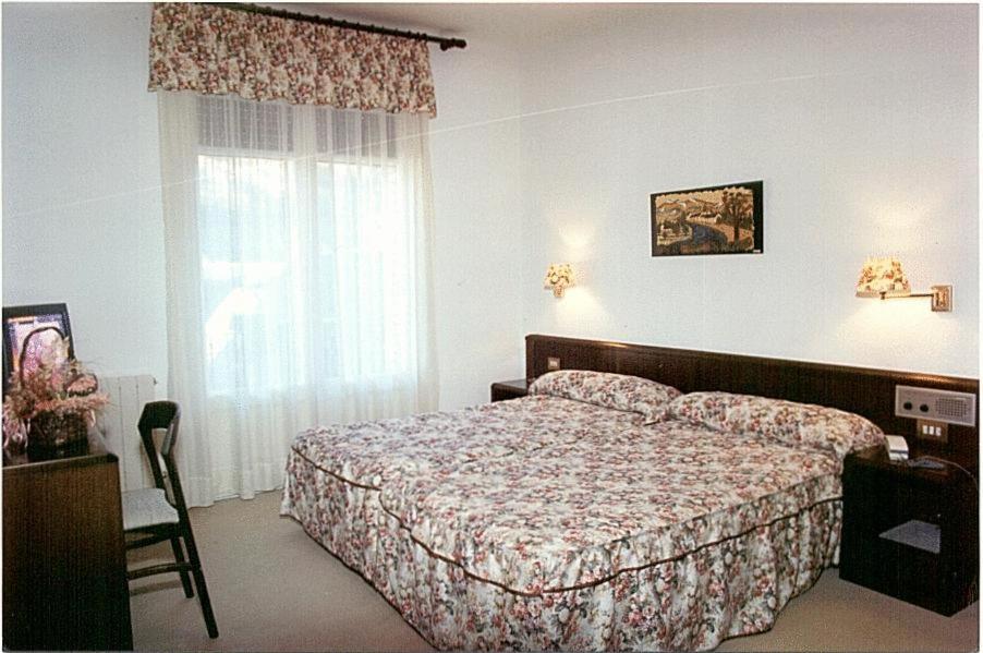 Hosteria Catalana Bossost Buitenkant foto